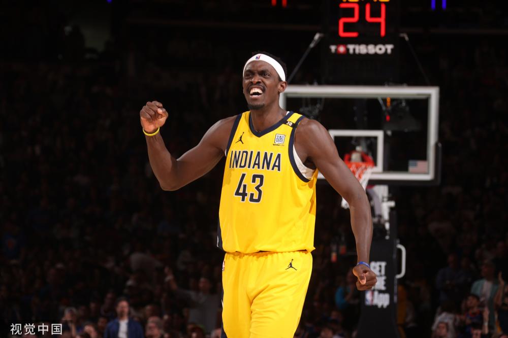 力引领着球 力引领着球